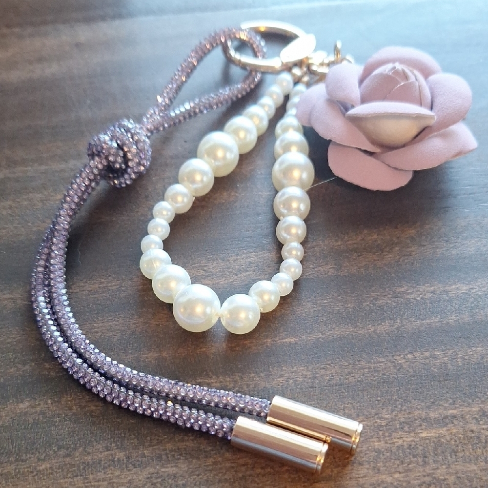 Elegant Pearl and Lavender Flower Keychain